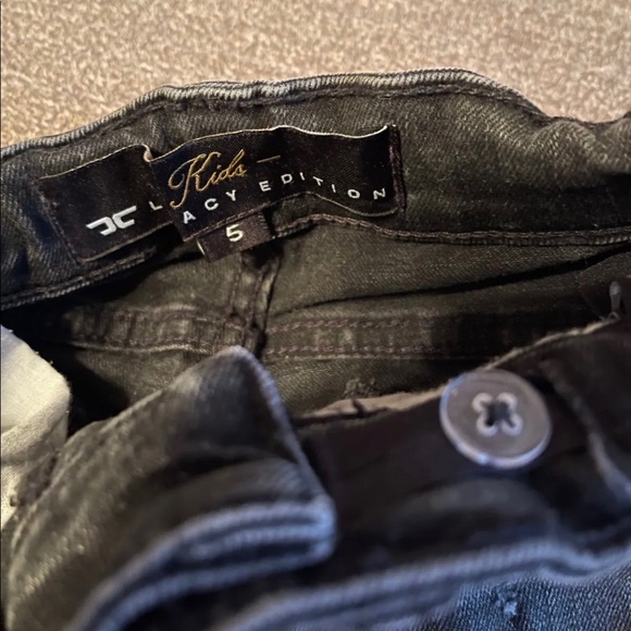 Boys Ripped Jeans With Rips Size 5 Very Nice!!!
Jordan Craig Legacy Edition - Picture 2 of 4
